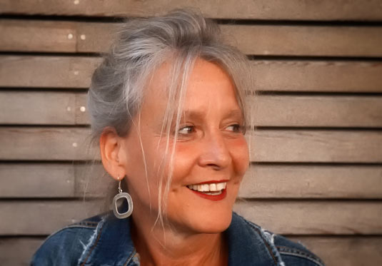 Portrait Grit Asperger - lachend